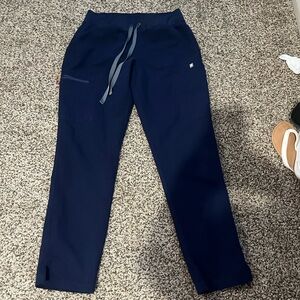 Woman’s Figs scrub pants navy blue